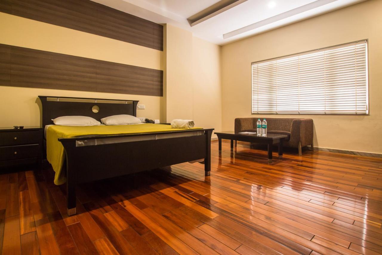 Siesta Star T. Nagar Hotel Madras Buitenkant foto
